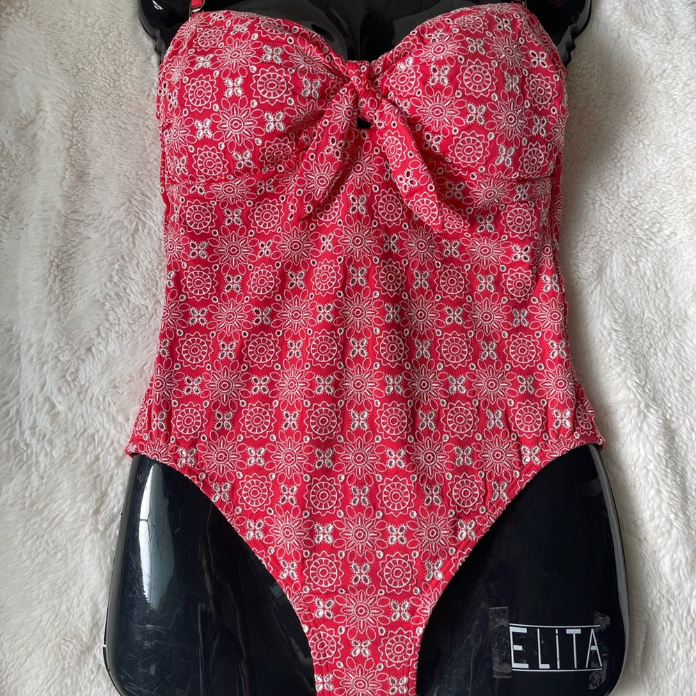 Michael kors beautiful one piece bathing suit
